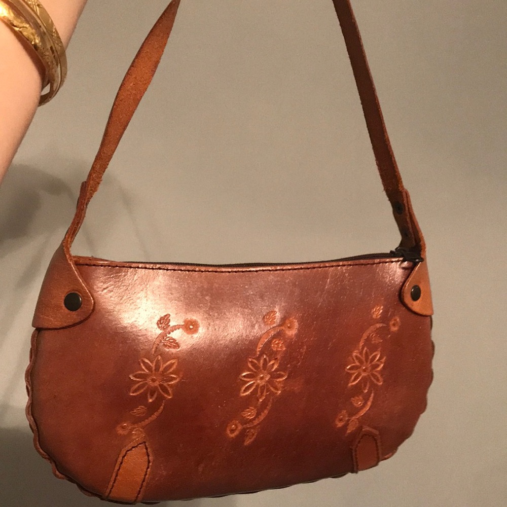 Vintage hand decorated Leather bag in GUC - Picture 2 of 8